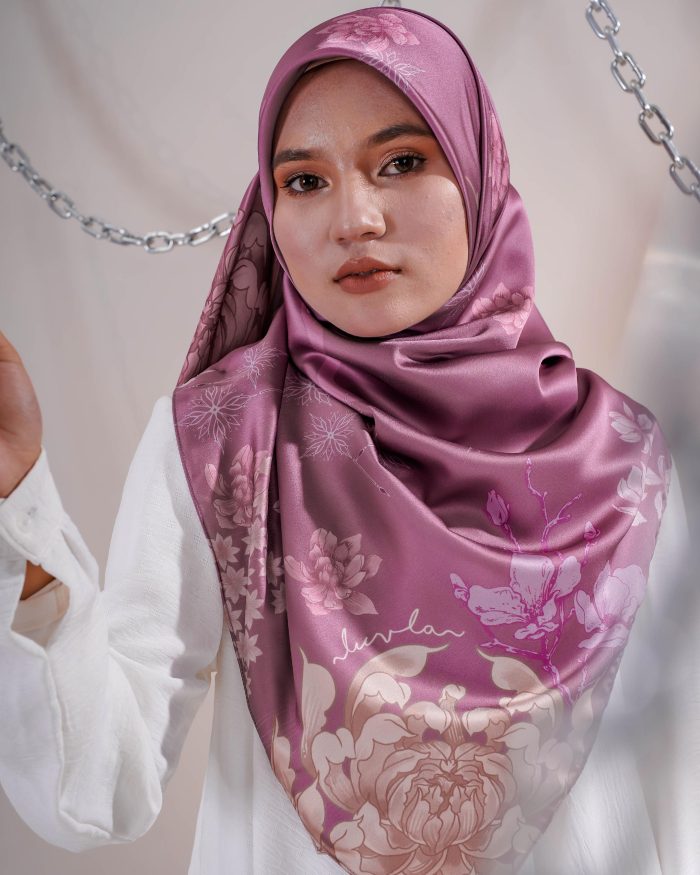 Tudung Bawal Satin Madonna - Evita - Image 6