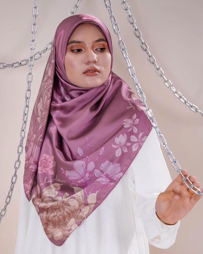 Tudung Bawal Satin Madonna - Evita - Image 3