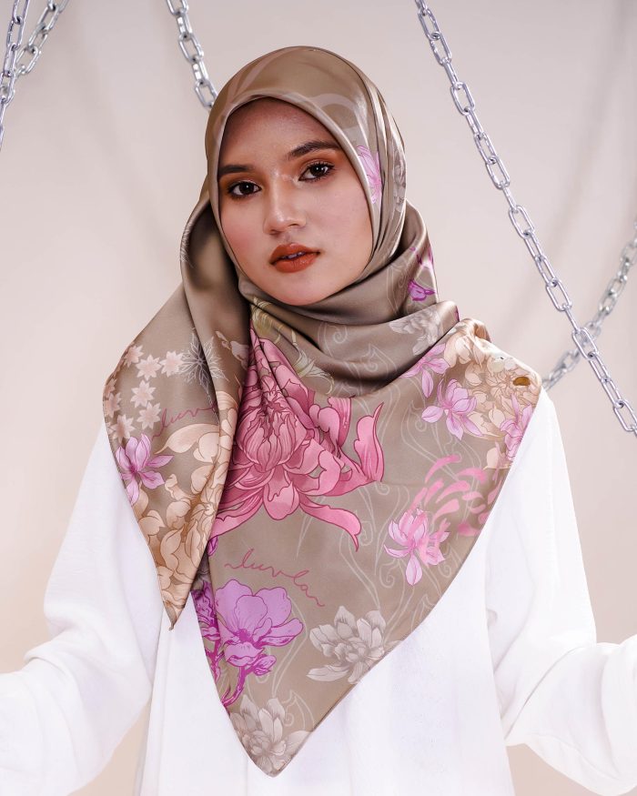Tudung Bawal Satin Madonna - Soltera - Image 2