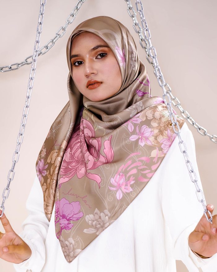 Tudung Bawal Satin Madonna - Soltera - Image 3