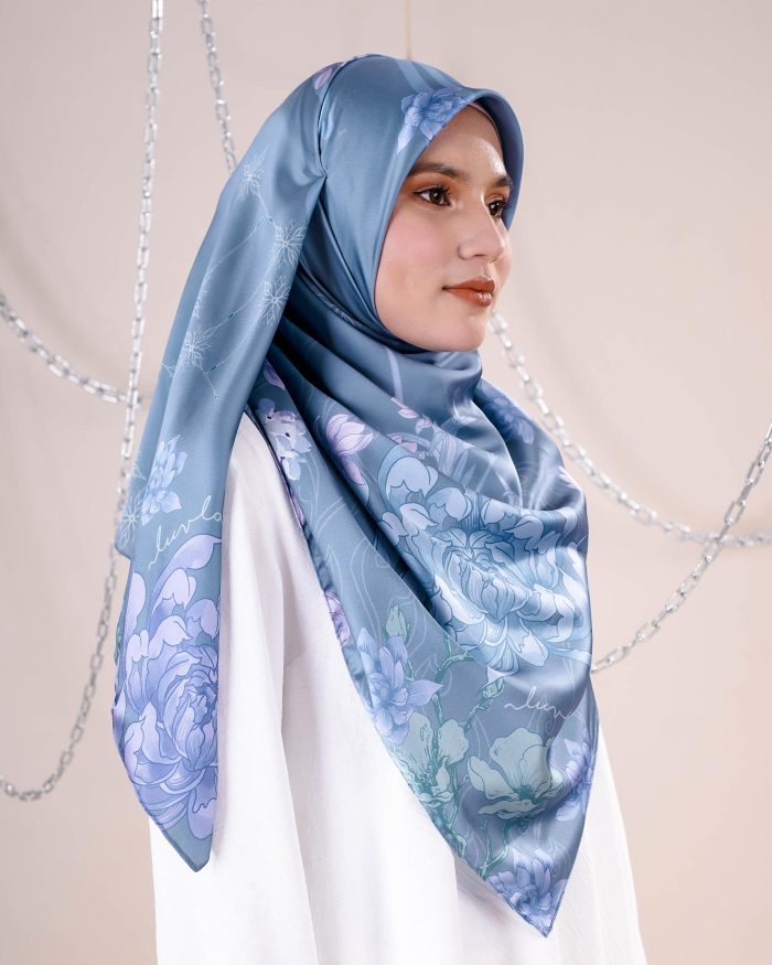 Tudung Bawal Satin Madonna - Frozen - Image 7