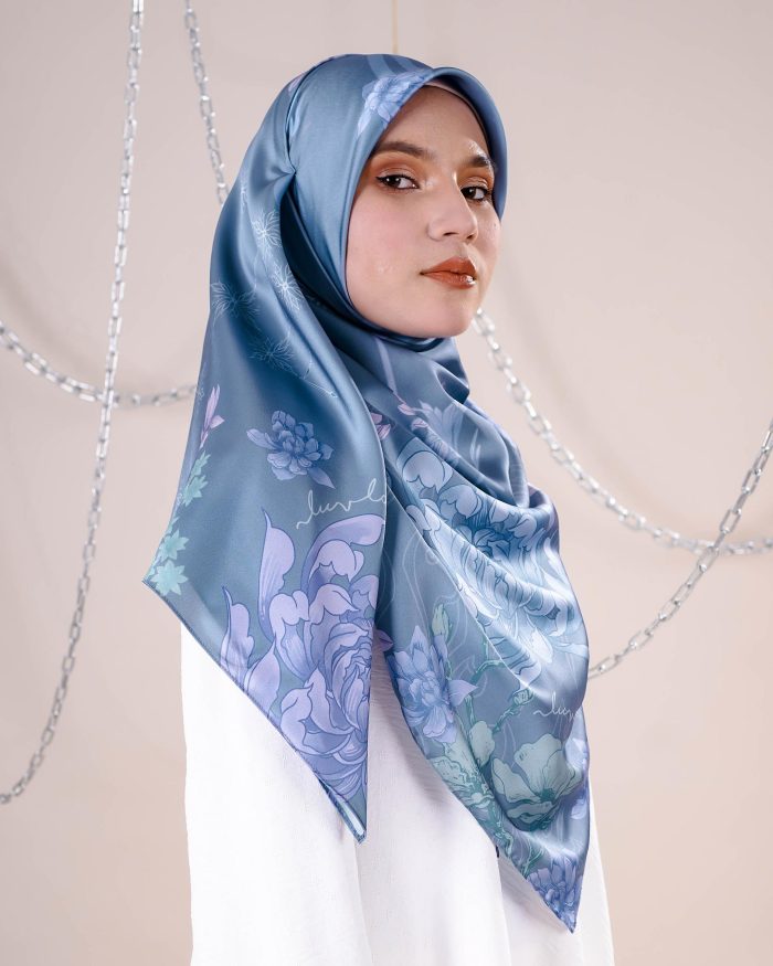 Tudung Bawal Satin Madonna - Frozen - Image 8