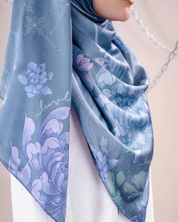 Tudung Bawal Satin Madonna - Frozen - Image 4