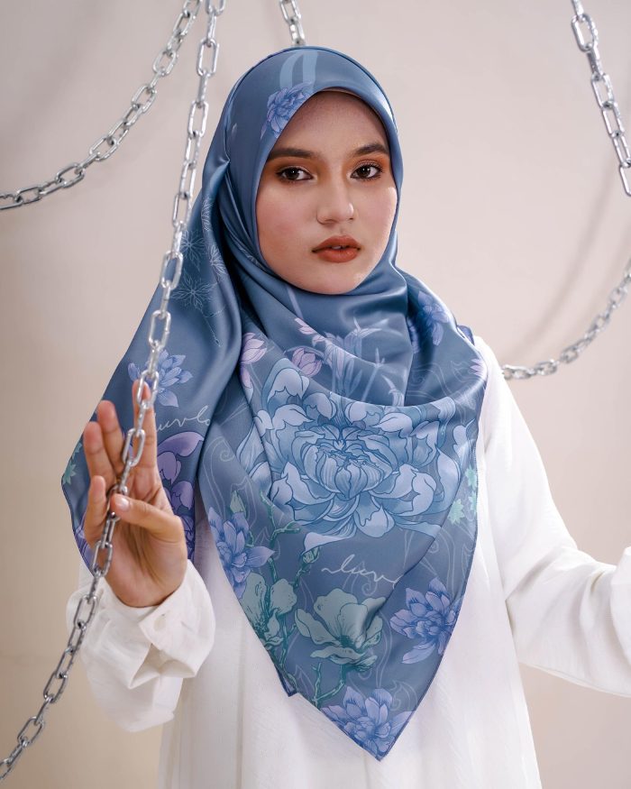 Tudung Bawal Satin Madonna - Frozen