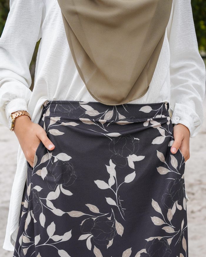 Skirt Printed Liora - Black Rose - Image 4