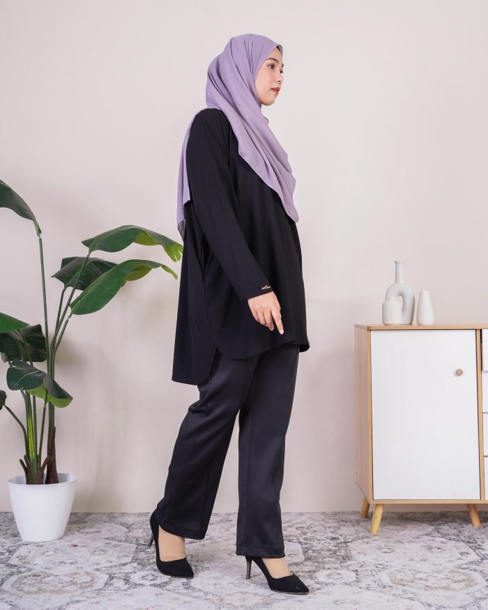 Blouse Laira 2.0 - Matte Black - Image 3