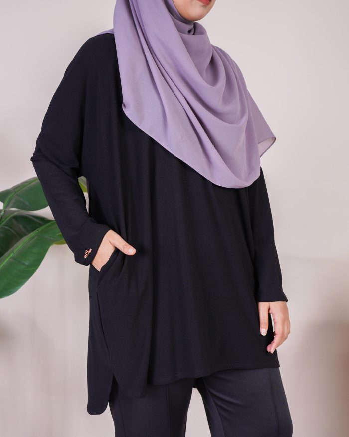 Blouse Laira 2.0 - Matte Black - Image 4