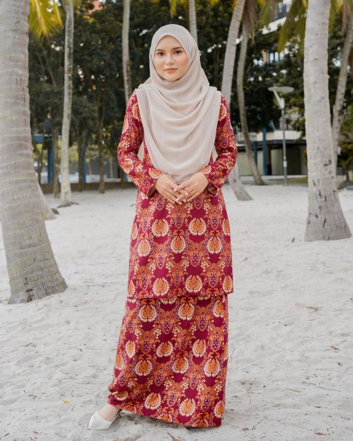 Baju Kurung Batik Safura - Red Kantan - Image 3