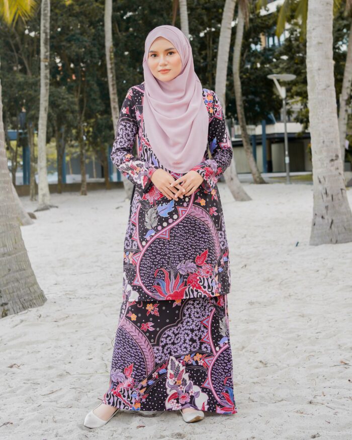 Baju Kurung Batik Safura - Rembulan - Image 4