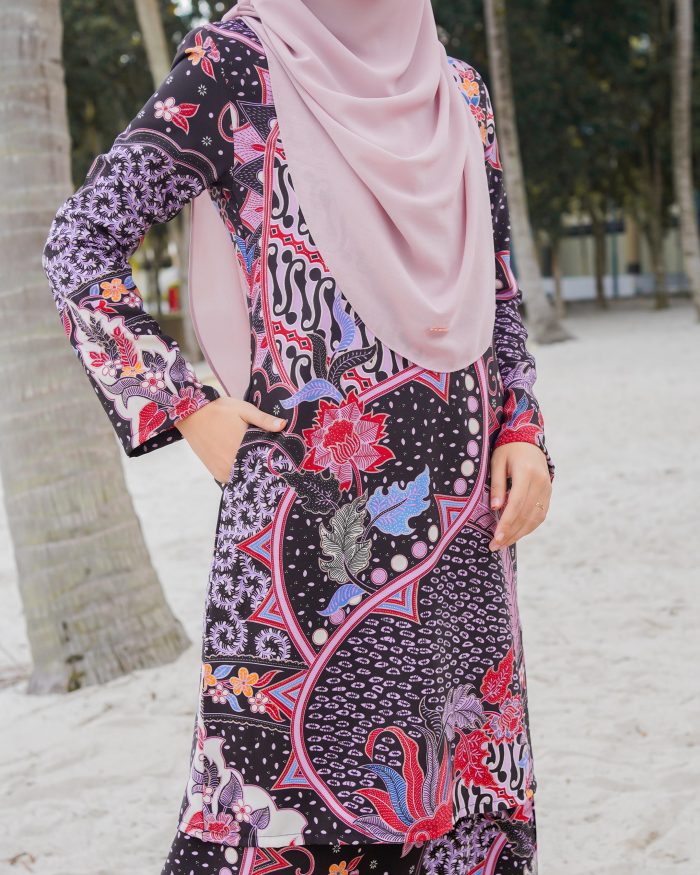 Baju Kurung Batik Safura - Rembulan - Image 5