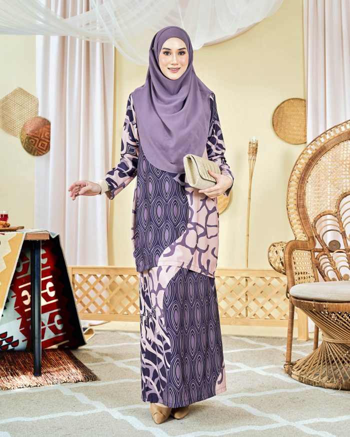 Baju Kurung Moden Batik Sultanah 9.0 - Pawana Blueberry - Image 2