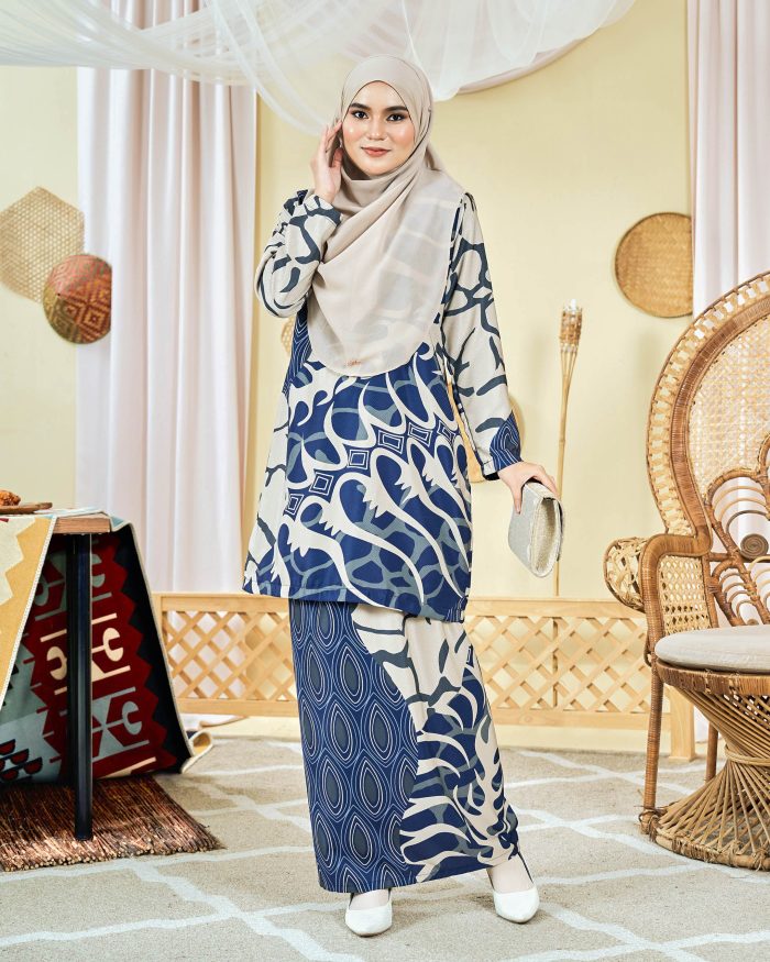 Baju Kurung Moden Batik Sultanah 9.0 - Pawana Denim Blue - Image 2