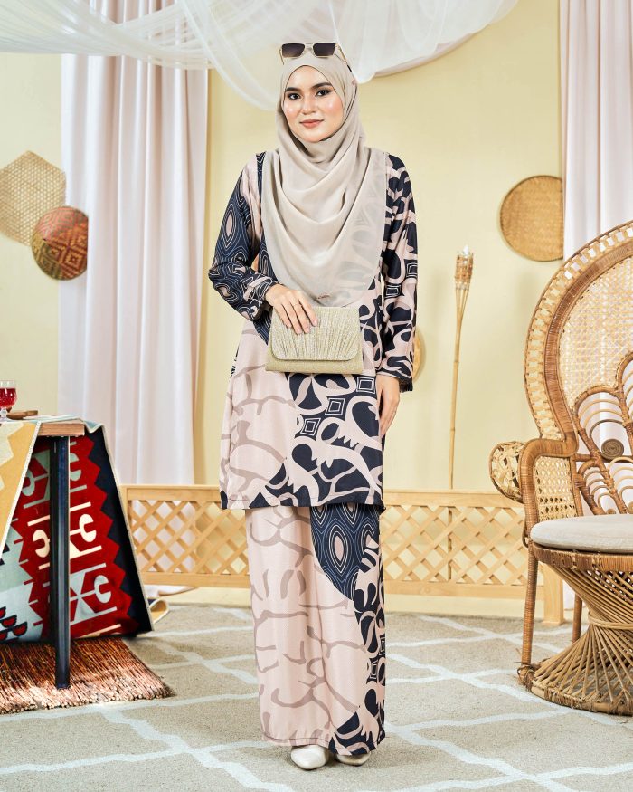 Baju Kurung Moden Batik Sultanah 9.0 - Pawana Leather Black - Image 2