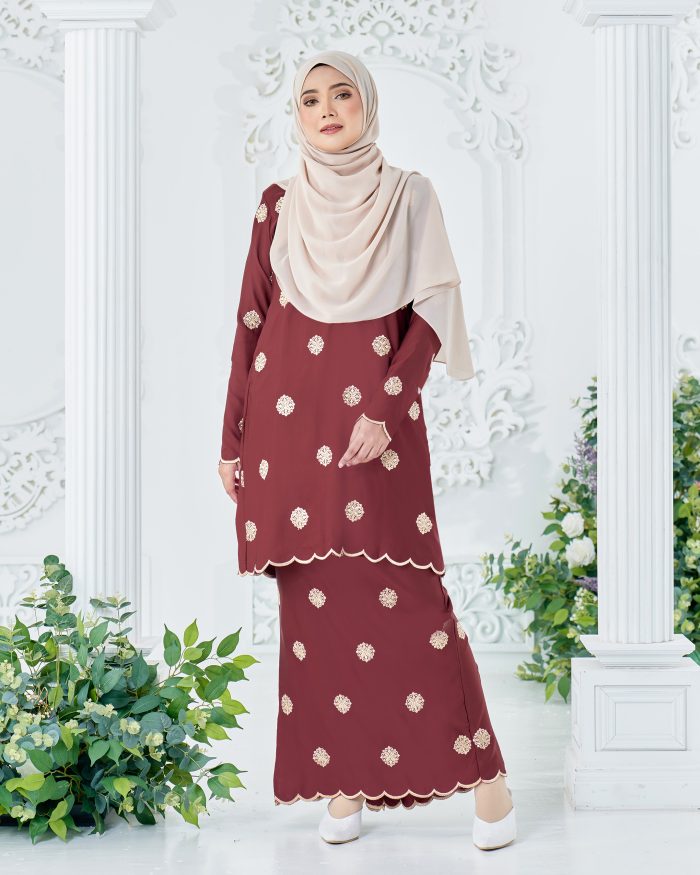 Baju Kurung Sulam Songket Tun Fatimah - Embun Maroon - Image 2