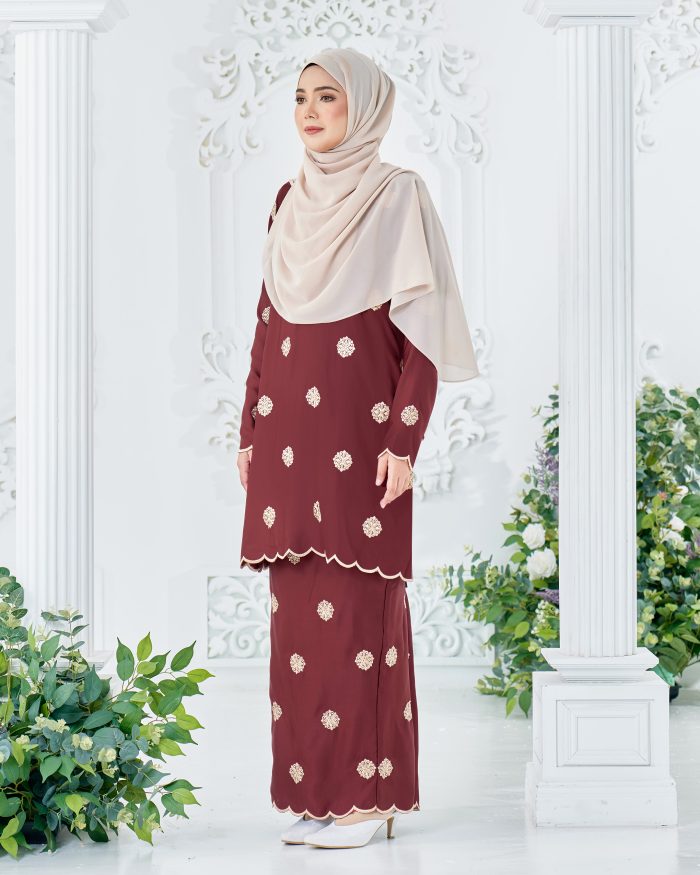 Baju Kurung Sulam Songket Tun Fatimah - Embun Maroon - Image 3