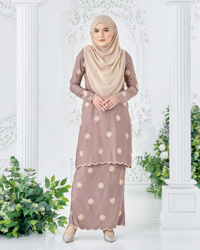 Baju Kurung Sulam Songket Tun Fatimah - Embun Pastel Mauve - Image 3