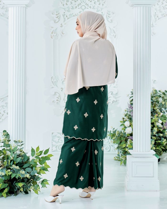 Baju Kurung Sulam Songket Tun Fatimah - Gemala Emerald Green - Image 2