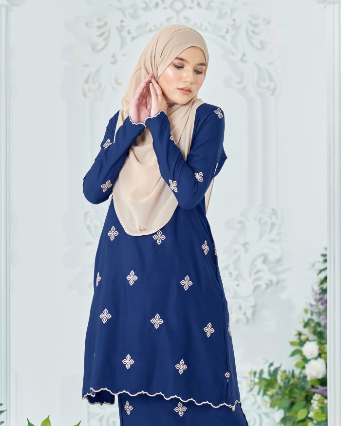 Baju Kurung Sulam Songket Tun Fatimah - Gemala Navy Blue - Image 4