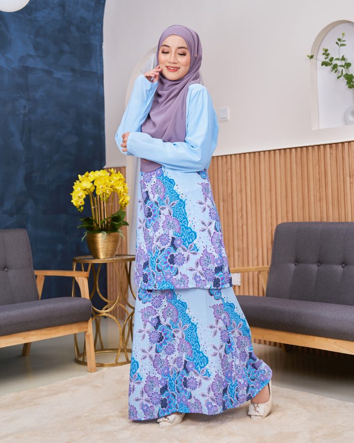 Baju Kurung Moden Batik Sultanah - Anggerik Dusty Blue - Image 2