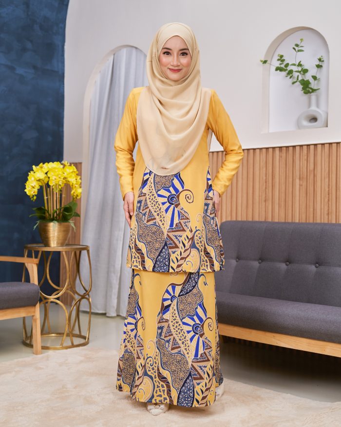 Baju Kurung Moden Batik Sultanah - Sumatera Canary Sun - Image 3