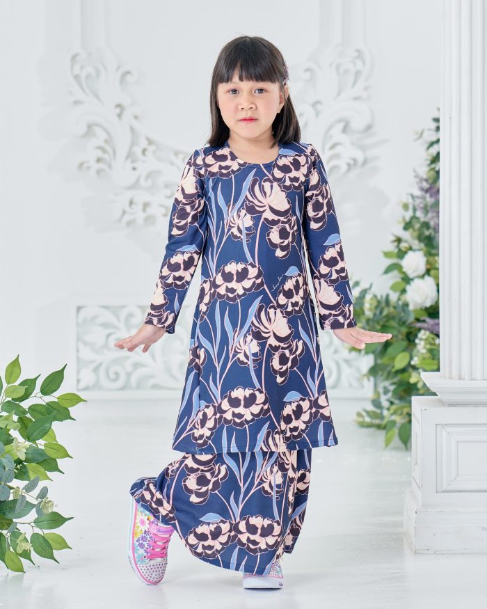 Baju Kurung Pahang Laura Printed Kids 8.0 - Admiral Gladicius - Image 3