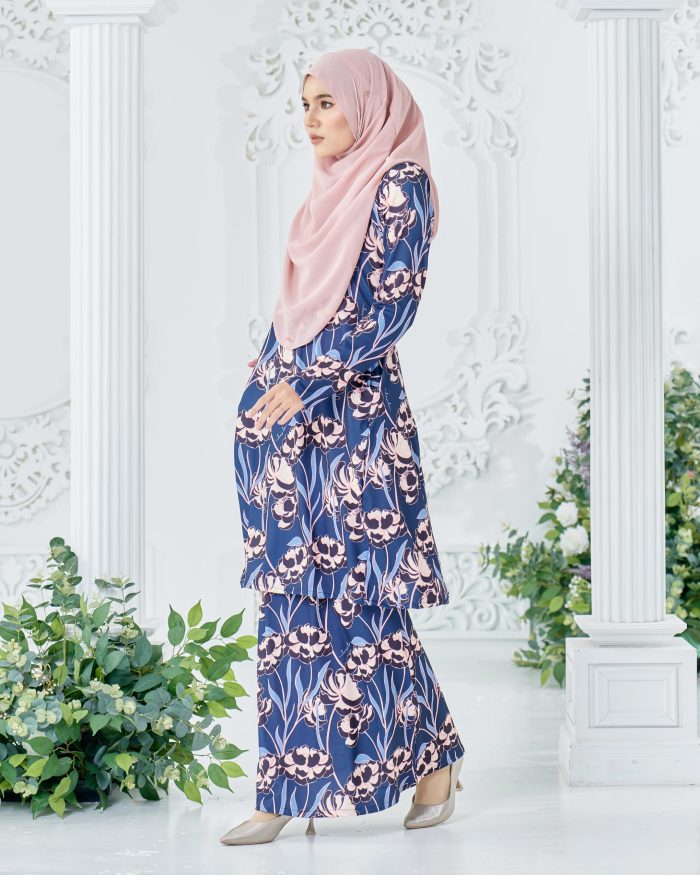 Baju Kurung Pahang Laura Printed 8.0 - Admiral Gladicius - Image 2