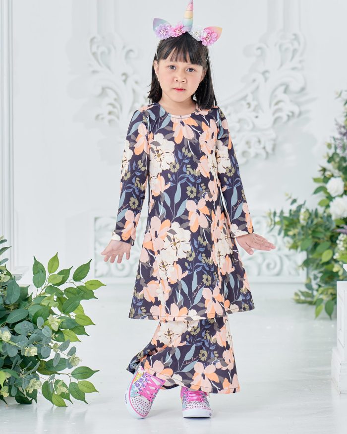 Baju Kurung Pahang Laura Printed Kids 8.0 - Black Mallow