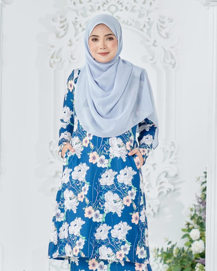 Baju Kurung Pahang Laura Printed 8.0 - Gardenia Night - Image 3