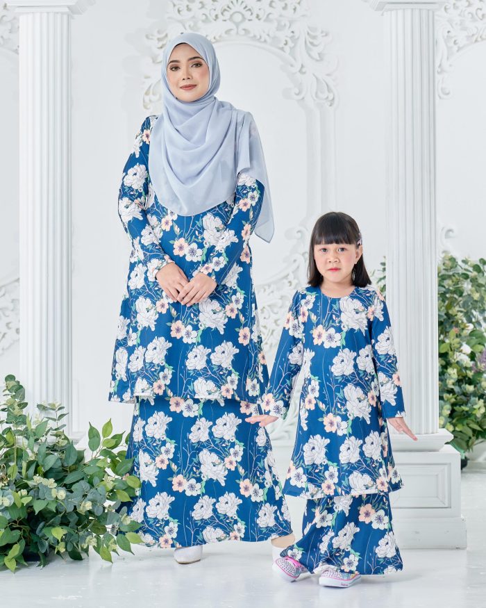 Baju Kurung Pahang Laura Printed 8.0 - Gardenia Night - Image 4