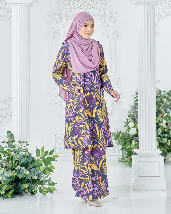 Baju Kurung Pahang Laura Printed 8.0 - Grape Hyacinth - Image 2