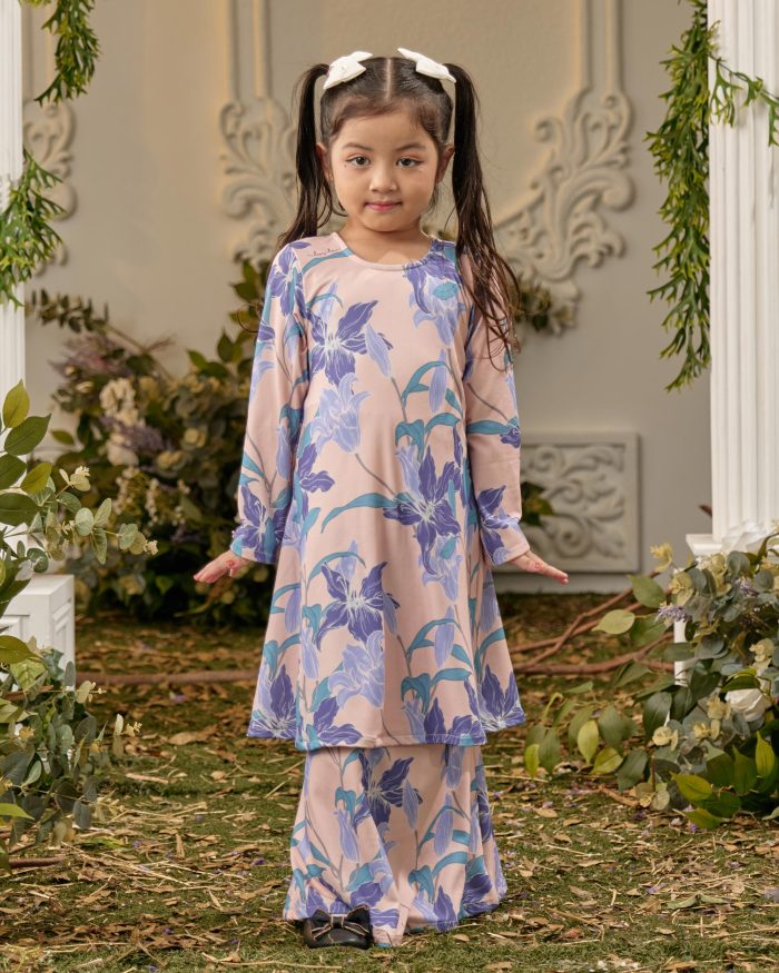 Baju Kurung Pahang Laura Printed Kids 8.0 - Iris Peach - Image 2