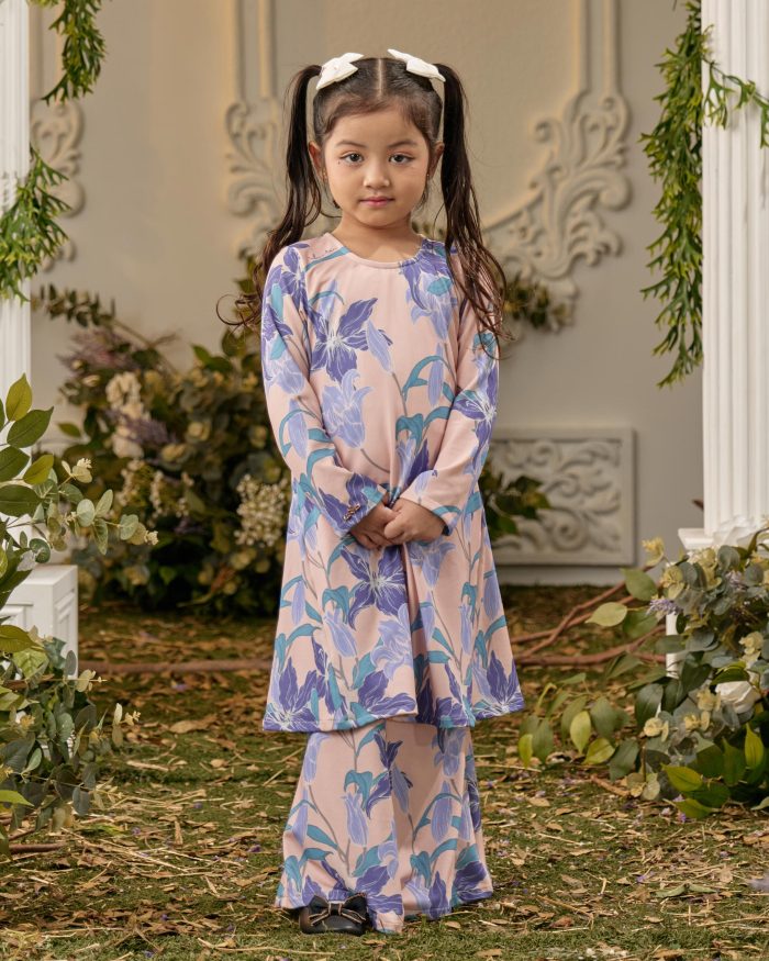 Baju Kurung Pahang Laura Printed Kids 8.0 - Iris Peach - Image 3