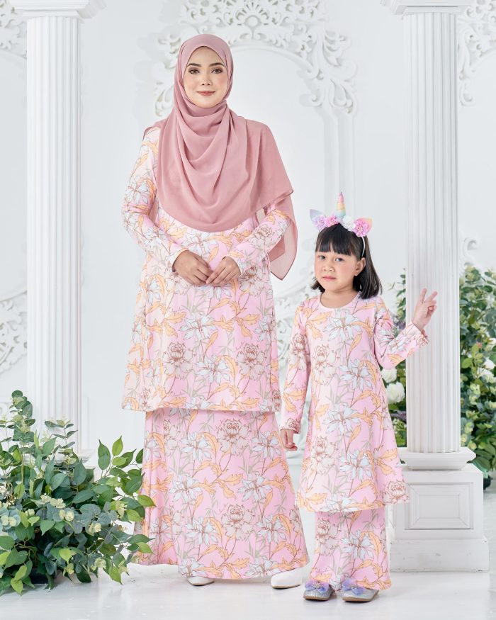 Baju Kurung Pahang Laura Printed 8.0 - Lovely Carnation - Image 4