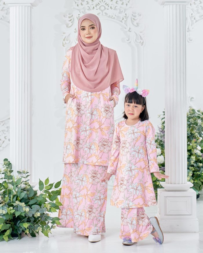 Baju Kurung Pahang Laura Printed Kids 8.0 - Lovely Carnation - Image 4