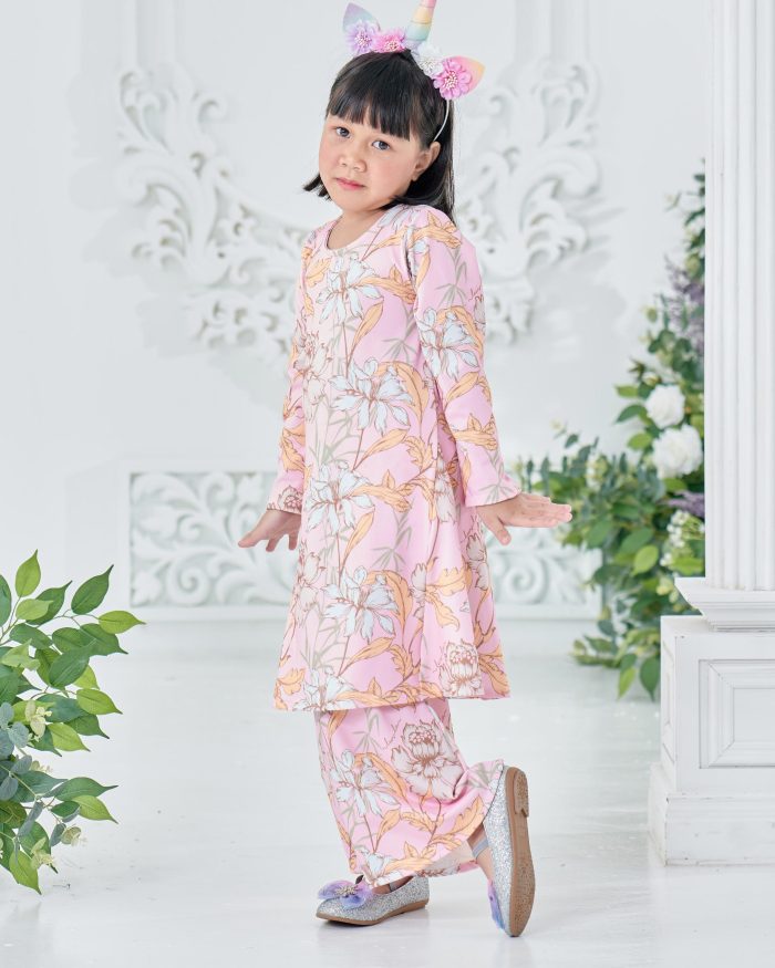 Baju Kurung Pahang Laura Printed Kids 8.0 - Lovely Carnation - Image 3