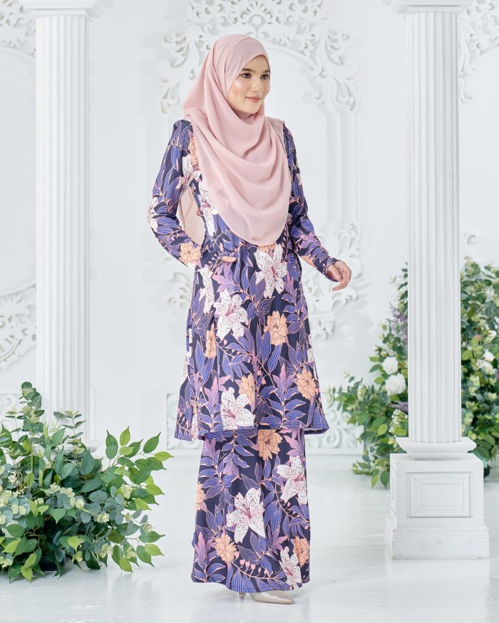 Baju Kurung Pahang Laura Printed 8.0 - Midnight Lily - Image 3