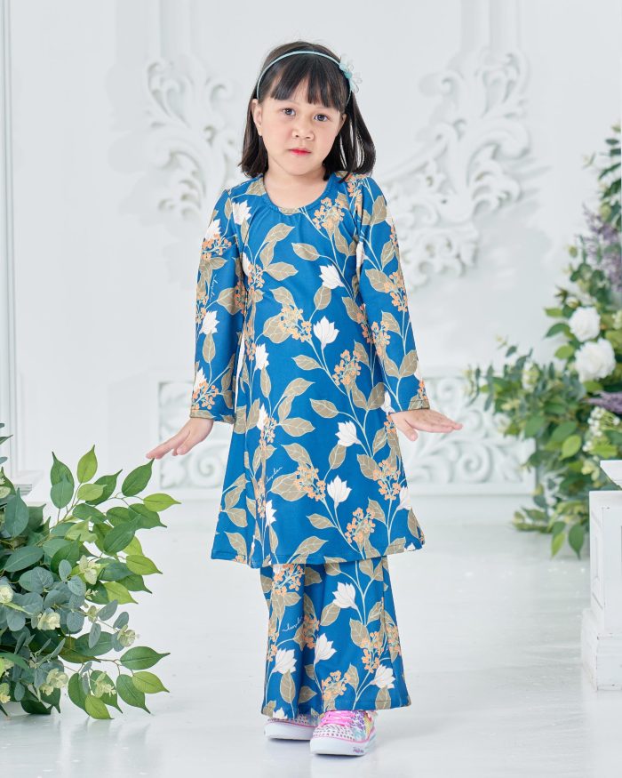 Baju Kurung Pahang Laura Printed Kids 8.0 - Navy Tulips