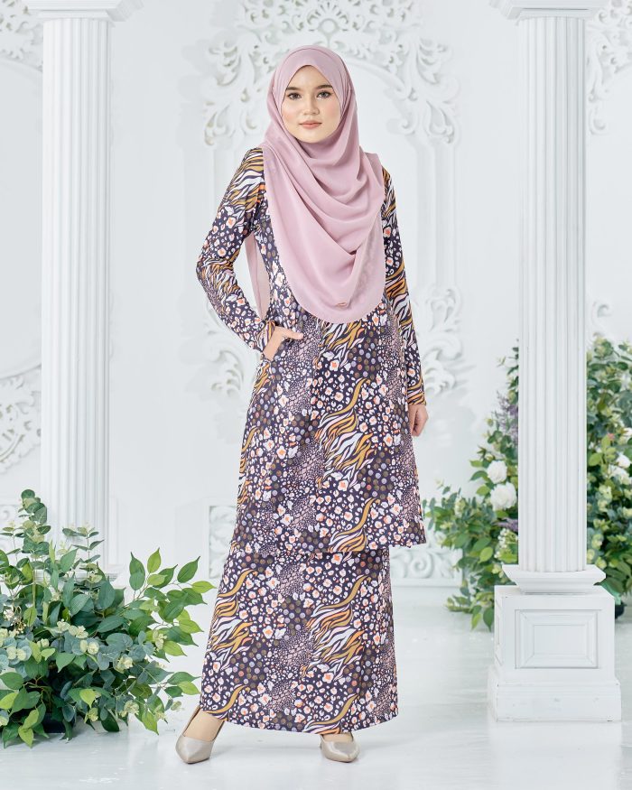 Baju Kurung Pahang Laura Printed 8.0 - Panthera Uncia - Image 2