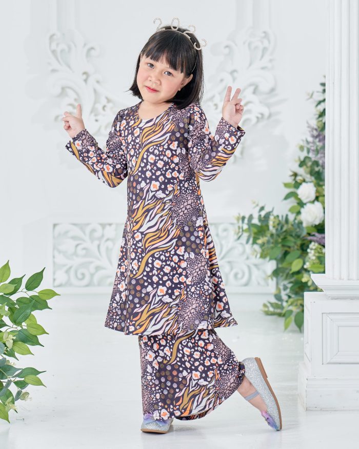 Baju Kurung Pahang Laura Printed Kids 8.0 - Panthera Uncia - Image 4