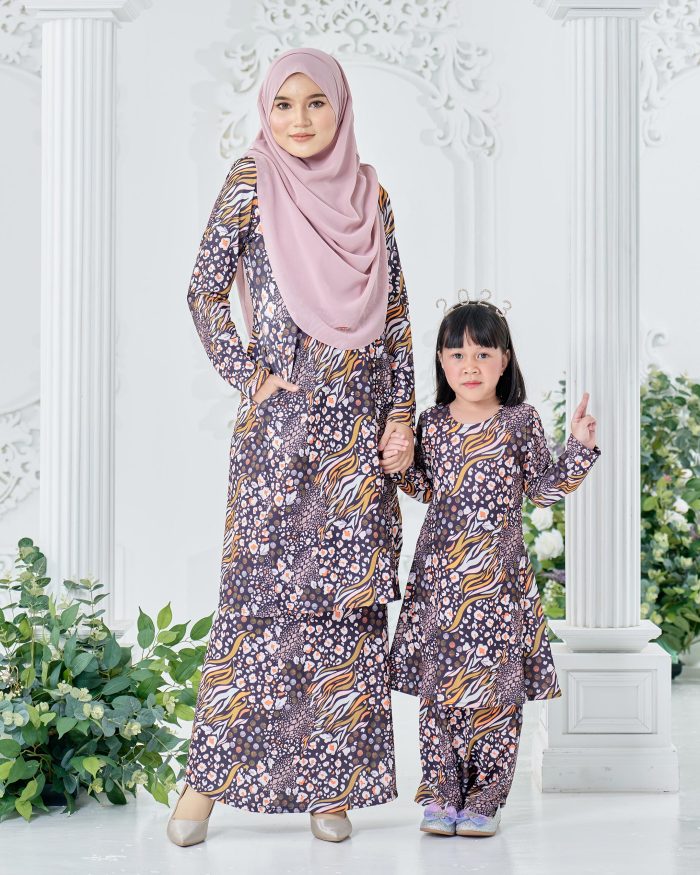 Baju Kurung Pahang Laura Printed 8.0 - Panthera Uncia - Image 5