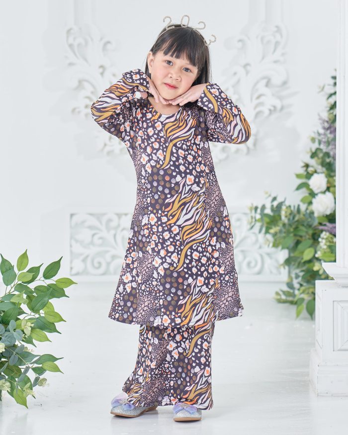 Baju Kurung Pahang Laura Printed Kids 8.0 - Panthera Uncia - Image 2