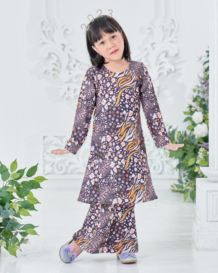 Baju Kurung Pahang Laura Printed Kids 8.0 - Panthera Uncia - Image 3