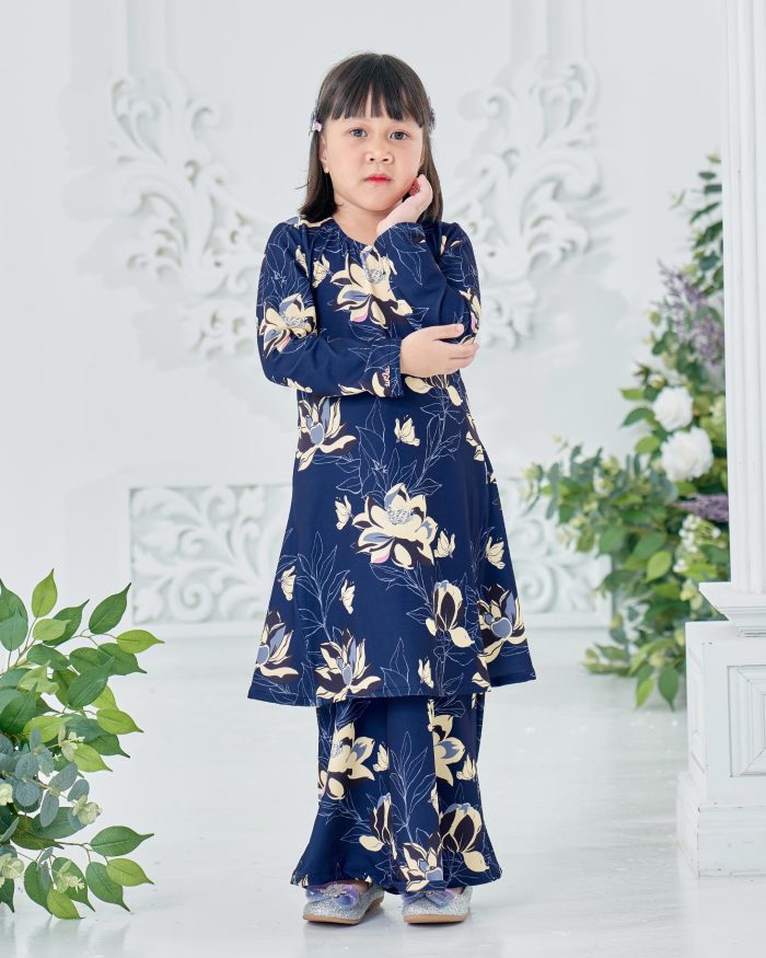 Baju Kurung Pahang Laura Printed Kids 8.0 - Prussian Lotus - Image 2