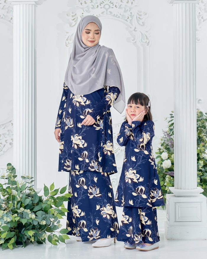 Baju Kurung Pahang Laura Printed Kids 8.0 - Prussian Lotus - Image 4