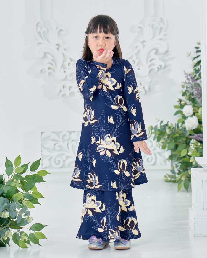 Baju Kurung Pahang Laura Printed Kids 8.0 - Prussian Lotus - Image 3