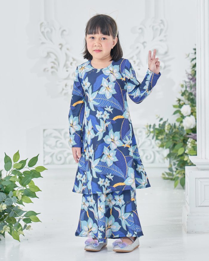 Baju Kurung Pahang Laura Printed Kids 8.0 - Space Jasmine - Image 4