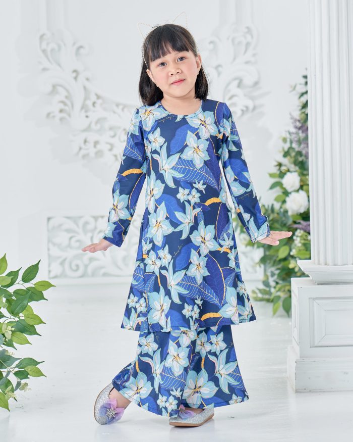 Baju Kurung Pahang Laura Printed Kids 8.0 - Space Jasmine - Image 2