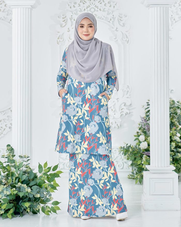 Baju Kurung Pahang Laura Printed 8.0 - Spruce Poppy - Image 2