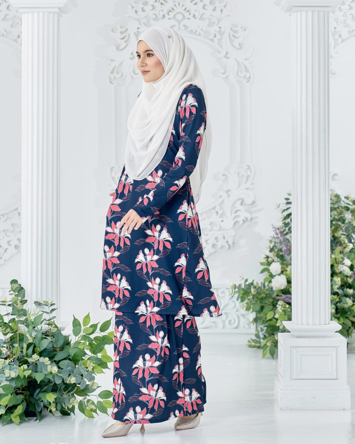 Baju Kurung Pahang Laura Printed 8.0 - Statice Yale - Image 3