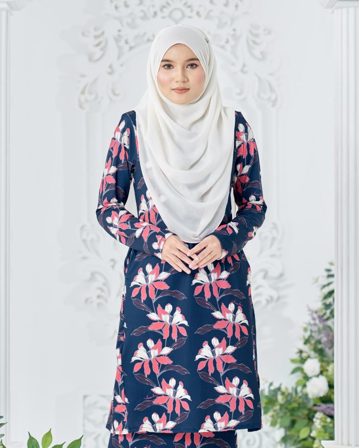 Baju Kurung Pahang Laura Printed 8.0 - Statice Yale - Image 4